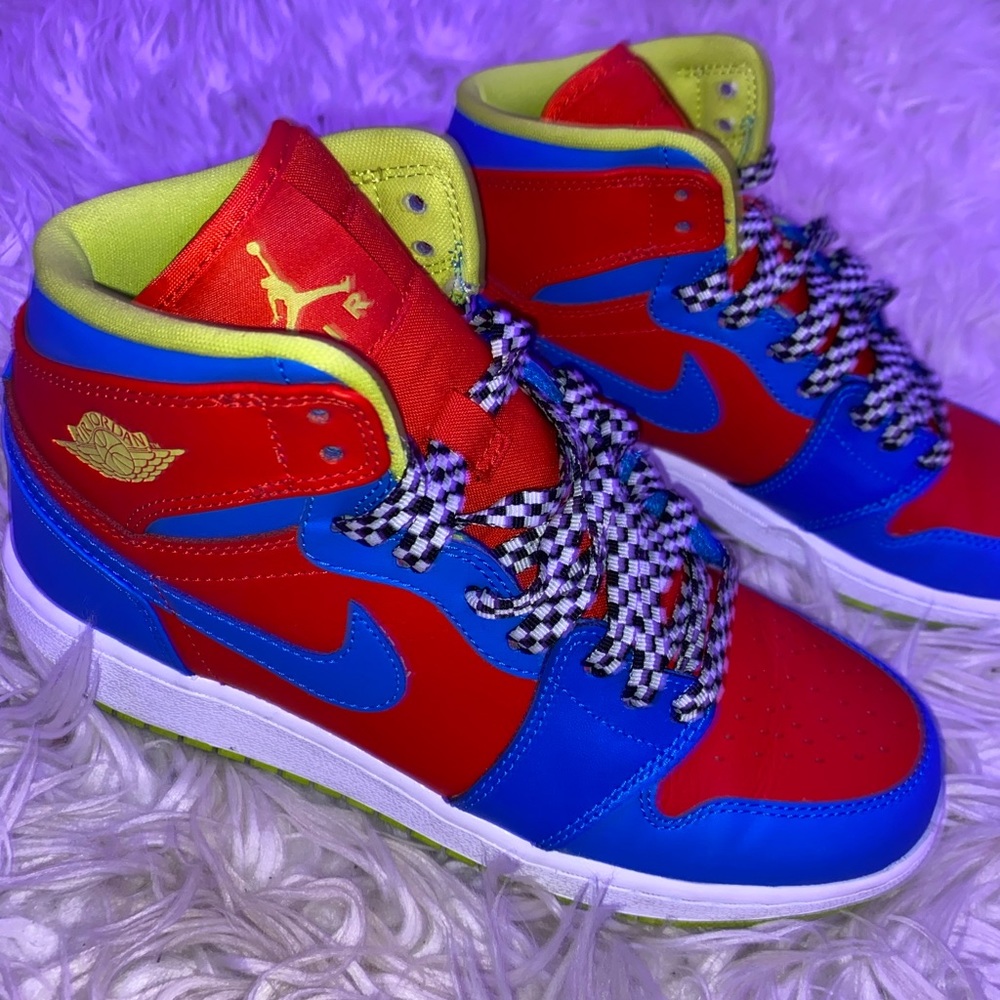 Jordan 1 high tops SIZE 6Y